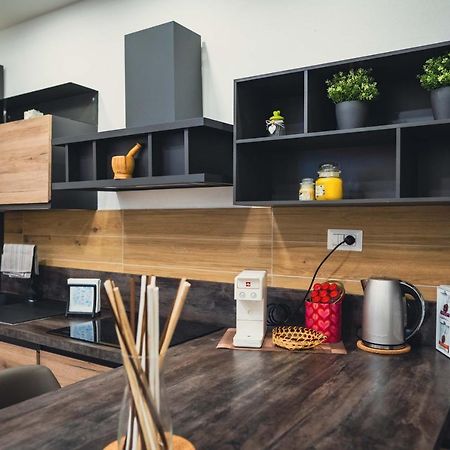 L Arche Comfort & Relax Brown Home Di Via Varesina 밀라노 외부 사진